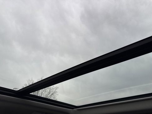 Used 2023 Toyota Sequoia Limited image 32