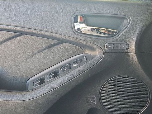 Used 2014 Kia Forte EX w/ Premium Package image 7