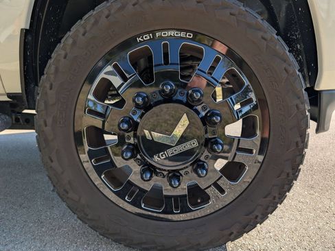 Used 2024 RAM 3500 Laramie w/ Night Edition image 36