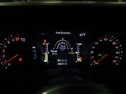 Used 2018 Jeep Wrangler Unlimited Sahara AWD/4WD image 16