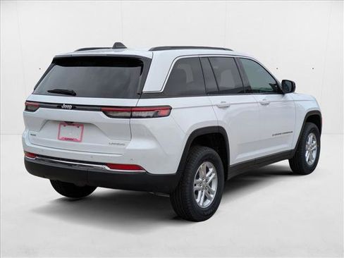 New 2025 Jeep Grand Cherokee Laredo w/ Luxury Tech Group I image 2