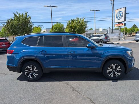 Used 2025 Volkswagen Atlas SE image 4