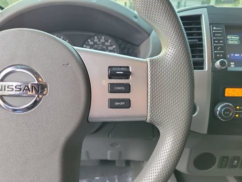 Used 2021 Nissan Frontier SV w/ Midnight Edition Floor Mats RWD image 22