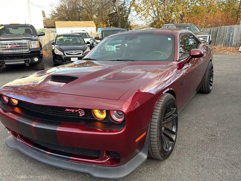 Used 2018 Dodge Challenger SRT Hellcat image 3