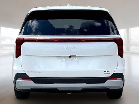New 2026 Kia Carnival FWD image 4