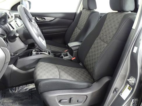 Used 2020 Nissan Rogue Sport SV image 10