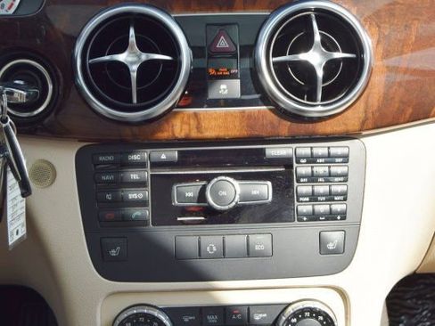 Used 2015 Mercedes-Benz GLK 350 4MATIC image 25