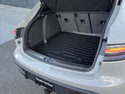 New 2026 Porsche Macan image 34