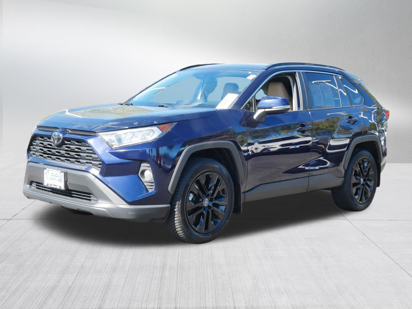 Used 2019 Toyota RAV4 XLE Premium w/ Cold Weather Package AWD/4WD image 3