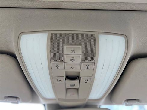 Used 2014 Mercedes-Benz E 350 4MATIC Sedan image 32