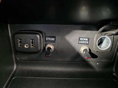 Used 2022 Chevrolet Colorado LT w/ Fleet Safety Package image 35