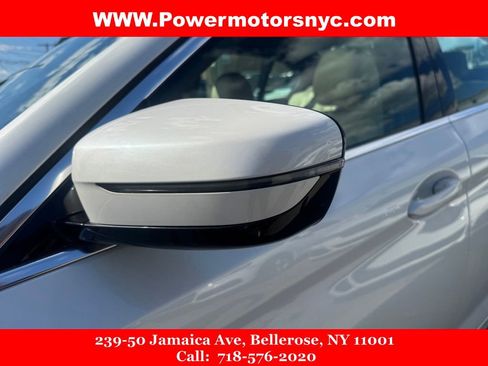Used 2020 BMW 530i xDrive w/ Convenience Package AWD/4WD image 12