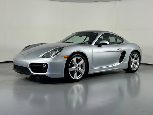 Used 2015 Porsche Cayman RWD image 3