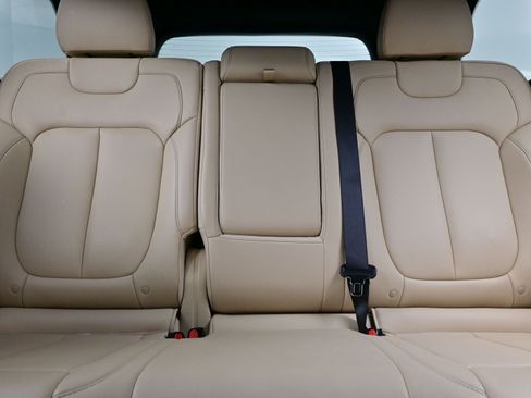 Used 2024 Jeep Grand Cherokee Limited image 17