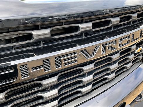Used 2022 Chevrolet Silverado 2500 Custom w/ Custom Value Package AWD/4WD image 30