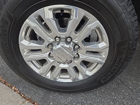 Used 2022 GMC Sierra 3500 Denali w/ Denali Ultimate Package image 39