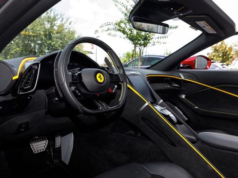 Used 2025 Ferrari Roma Spider RWD image 28
