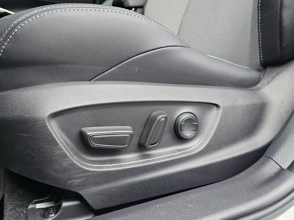 Used 2025 Toyota Corolla XSE FWD image 23