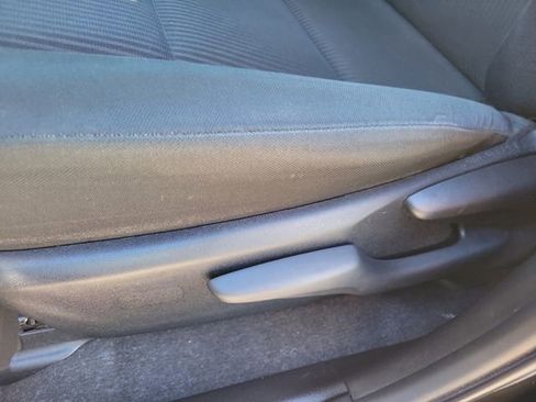 Used 2018 Toyota RAV4 LE image 12