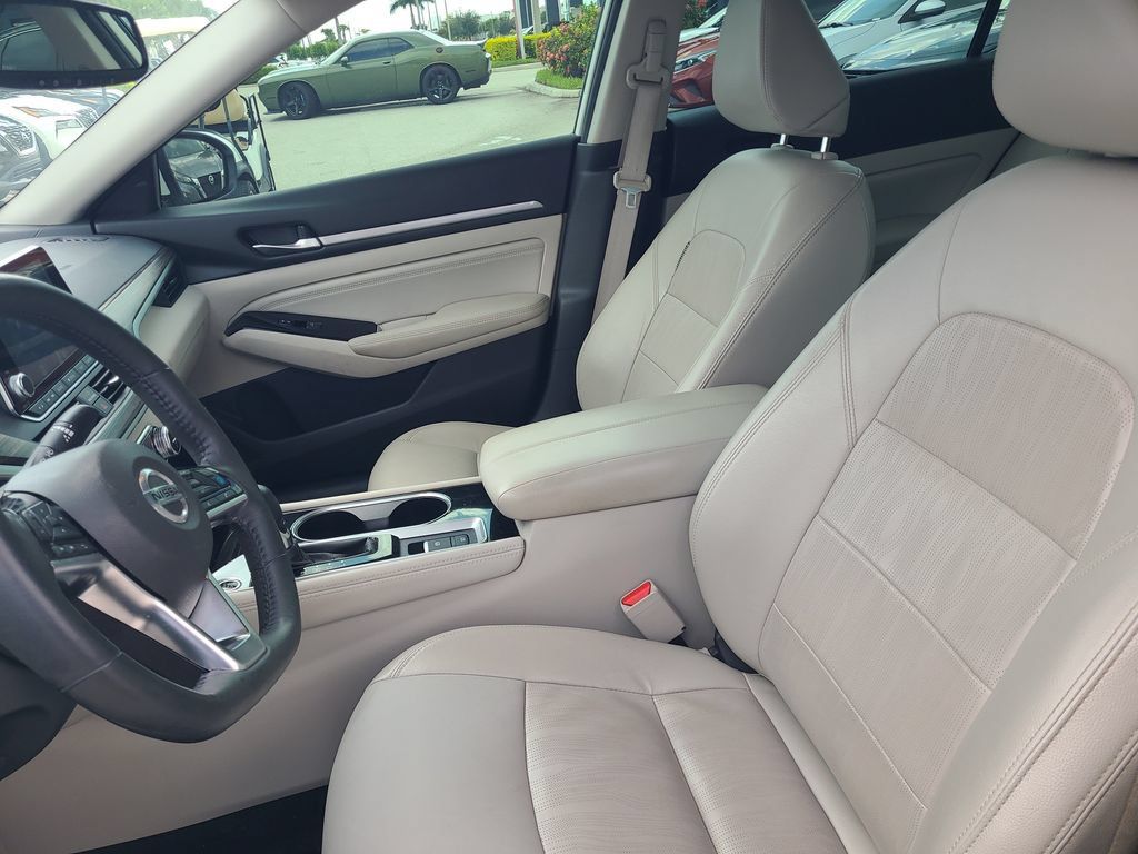 Certified 2020 Nissan Altima 2.5 Platinum FWD image 23