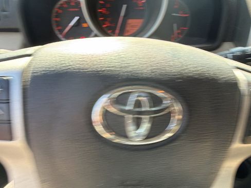 Used 2011 Toyota 4Runner SR5 w/ Convenience Pkg image 29