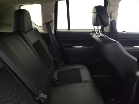 Used 2015 Jeep Compass Latitude AWD/4WD image 19