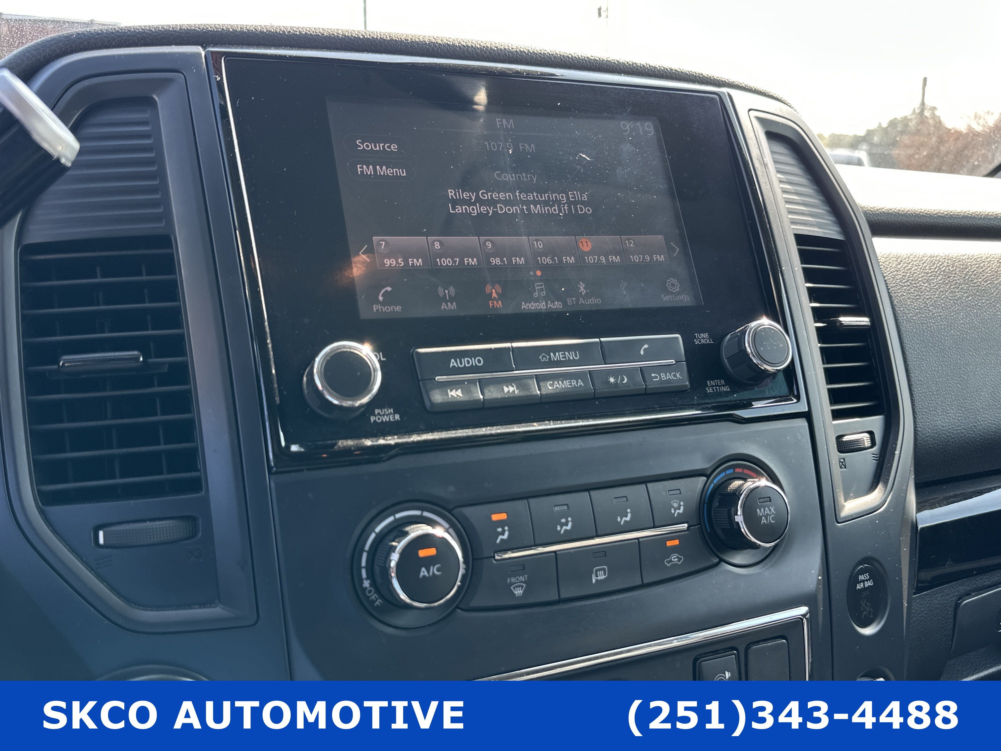 Used 2022 Nissan Titan SV RWD image 16