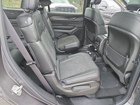 New 2025 Jeep Grand Cherokee L Altitude image 21