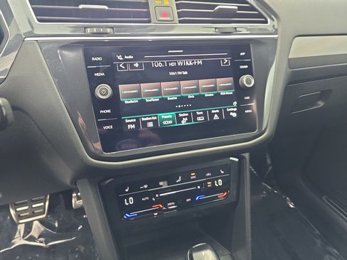 Used 2022 Volkswagen Tiguan SE R-Line image 20