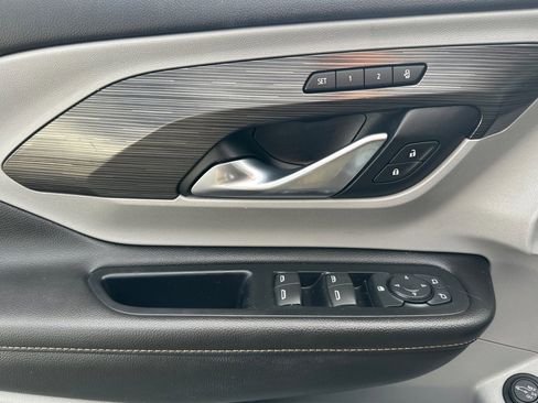 Used 2020 GMC Terrain SLT w/ Preferred Package image 12