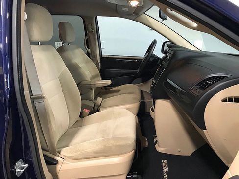 Used 2016 Dodge Grand Caravan SE w/ Quick Order Package 29E SE FWD image 14