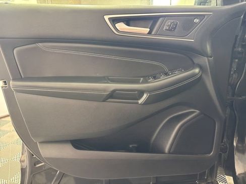 Used 2022 Ford Edge Titanium w/ Equipment Group 301A AWD/4WD image 17