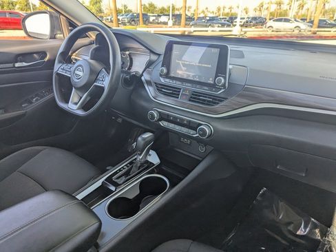 Certified 2024 Nissan Altima 2.5 SV image 13