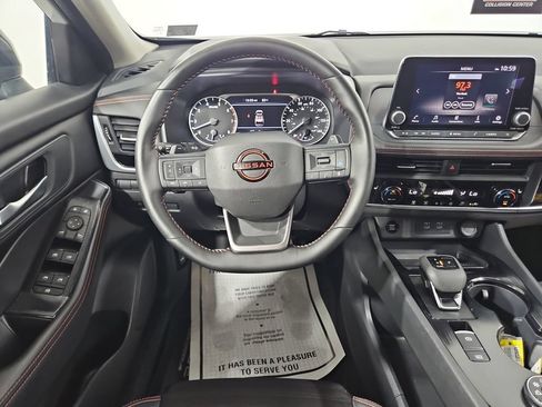 Certified 2025 Nissan Rogue SV AWD/4WD image 17