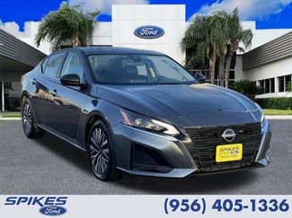 Used 2024 Nissan Altima 2.5 SV image 1