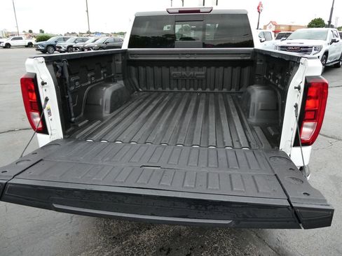 Certified 2020 GMC Sierra 1500 Elevation w/ Elevation Value Package AWD/4WD image 18