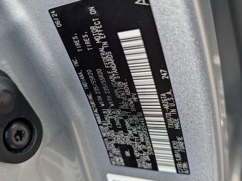 Used 2024 Toyota Highlander Limited FWD image 39