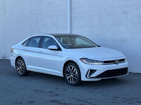New 2026 Volkswagen Jetta SE image 8