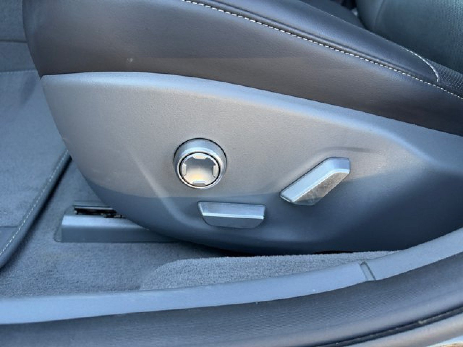 Used 2024 Lucid Air Touring AWD/4WD image 12