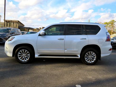 Used 2016 Lexus GX 460 w/ Premium Package image 10