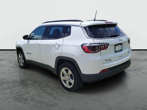 Used 2024 Jeep Compass Latitude w/ Altitude Special Edition AWD/4WD image 3
