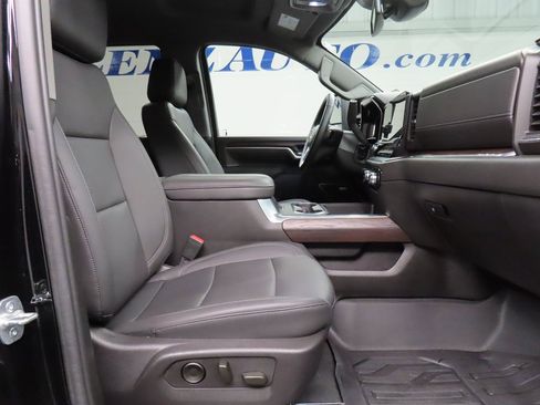 Used 2025 GMC Sierra 2500 SLT image 29