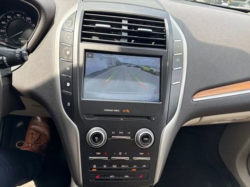 Used 2017 Lincoln MKC Select FWD image 11