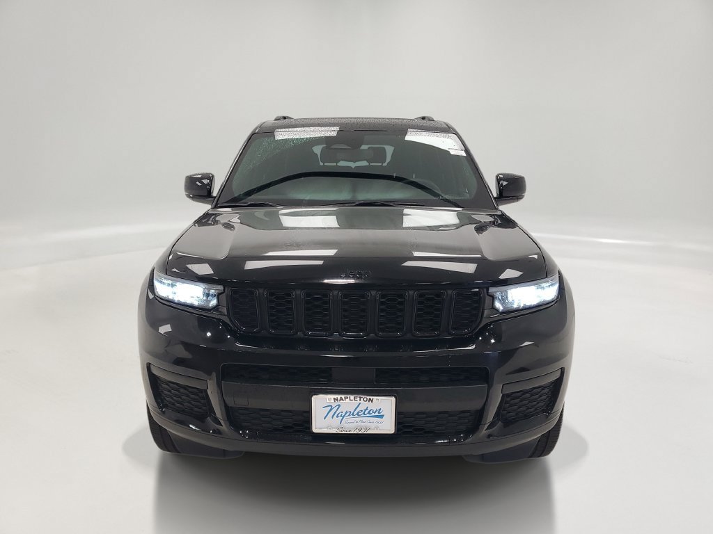 Used 2023 Jeep Grand Cherokee L Laredo AWD/4WD image 2