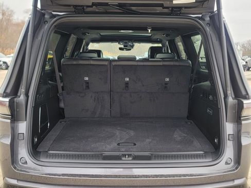 New 2026 Jeep Grand Wagoneer L image 17