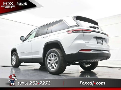 New 2025 Jeep Grand Cherokee Laredo X w/ Luxury Tech Group I image 18