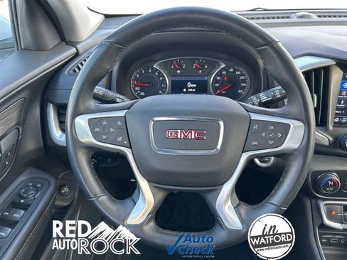 Used 2024 GMC Terrain SLT image 12