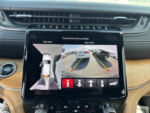 Used 2021 Jeep Grand Cherokee L Summit image 17