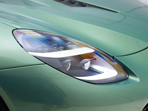 Used 2025 Aston Martin Vanquish image 12