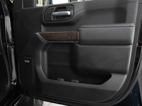 Used 2021 GMC Sierra 2500 Denali w/ Denali Ultimate Package image 9